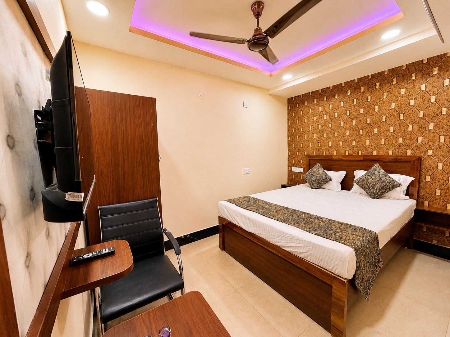 Hotel Buddha Crystal